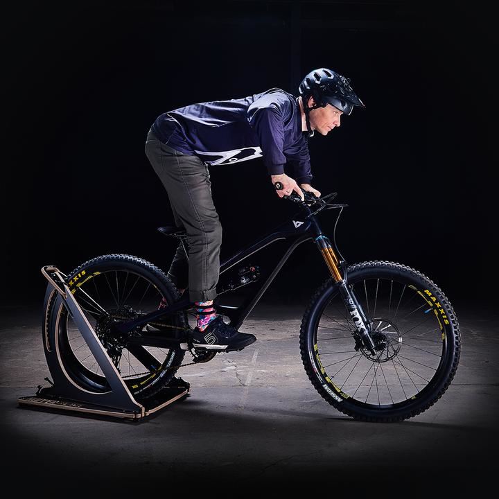 MTB Hopper Balance Wheelie Trainer 1.899,00 Cykelgear.dk Cykelgear.dk