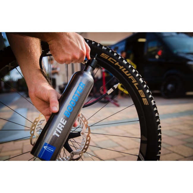 Schwalbe Tyre Booster Tubeless-Oppumper 11bar/160psi - Sort