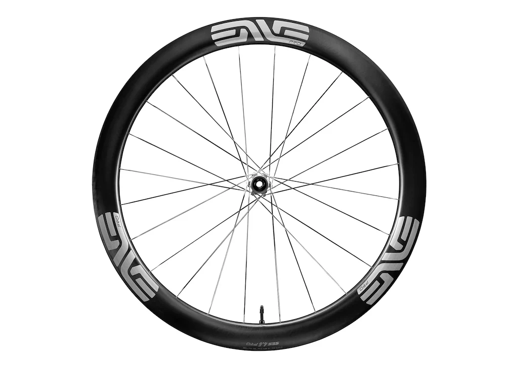 ENVE SES 4.5 Pro forhjul Race 700c Center Lock disc og E-Thru 12 x 100mm med sølv stickers