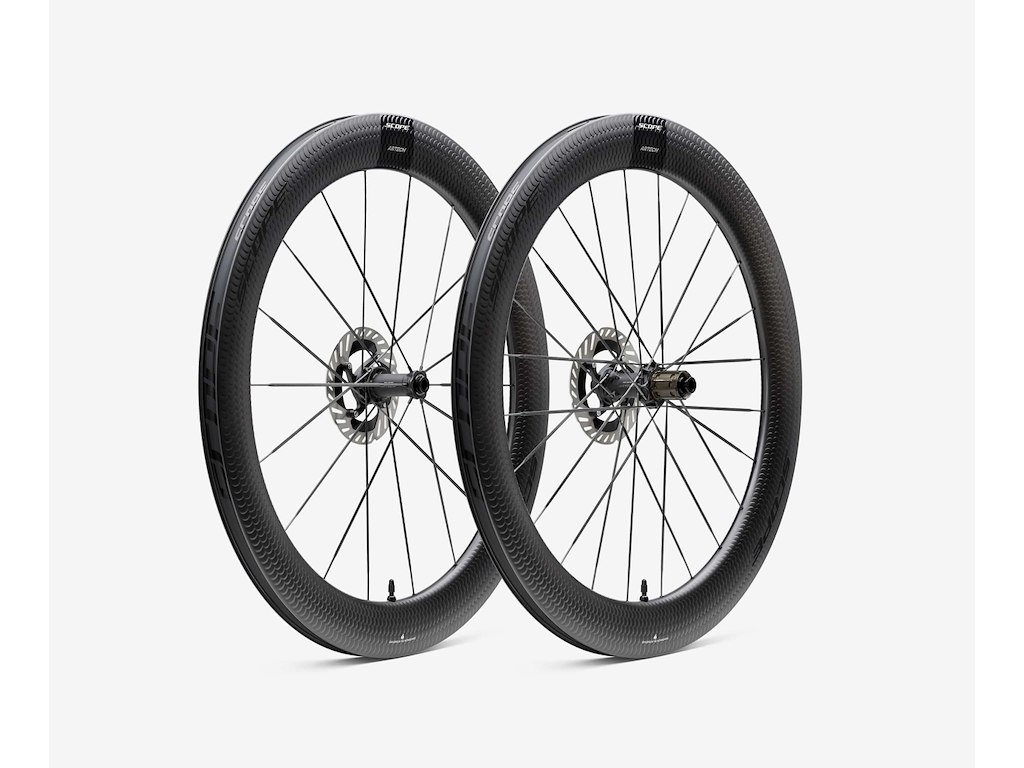 Scope Artech 6.A Disc hjulsæt Carbon 700c 65mm fælg og Shimano body - Black decals - 2025
