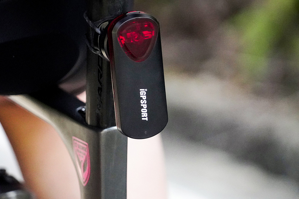 iGPSPORT SR30 Radar Baglygte - 949,00 : Cykelgear.dk - Cykelgear.dk